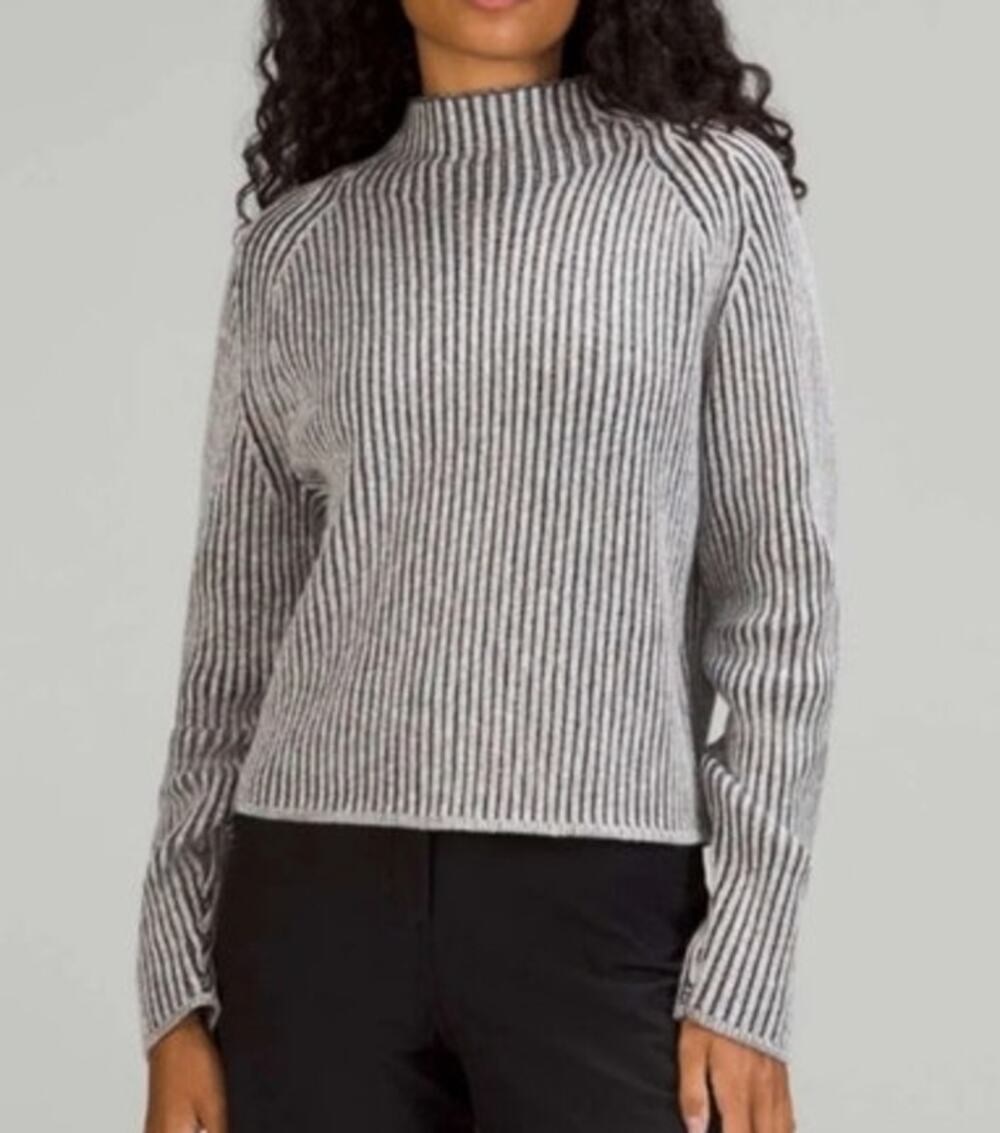 NWOT Lululemon Cotton-Cashmere Blend Mock Neck Sweater Size 2